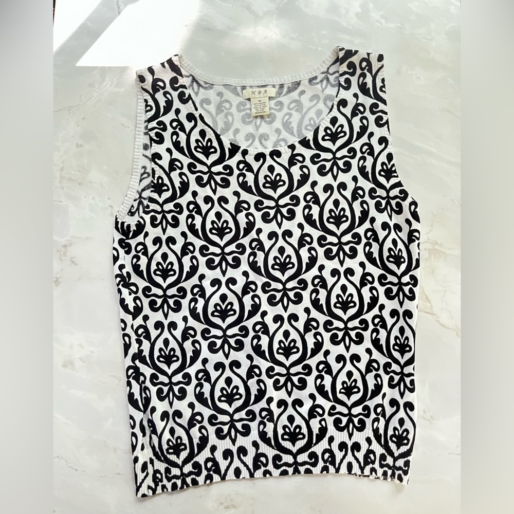 Black and White Fitted Sleeveless Tank Top